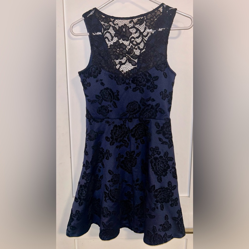 Three Pink Hearts nave black floral dress Small